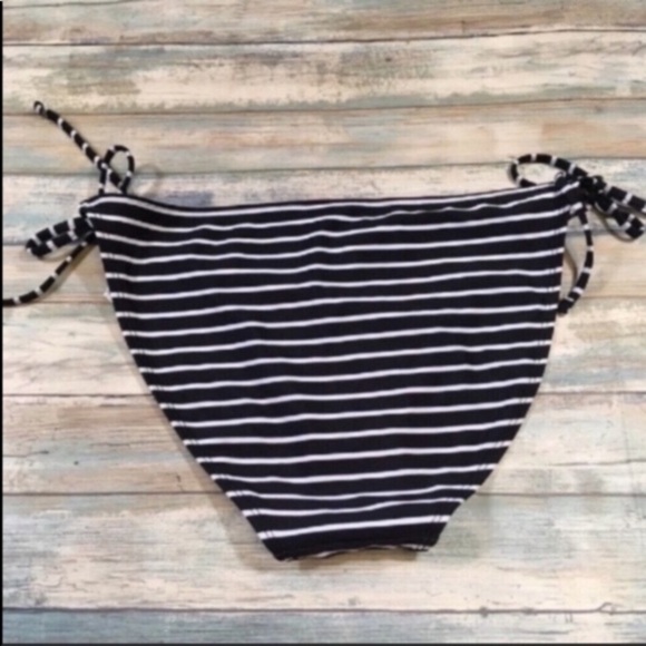 Xhilaration Striped Bikini Bottoms - Picture 4 of 4